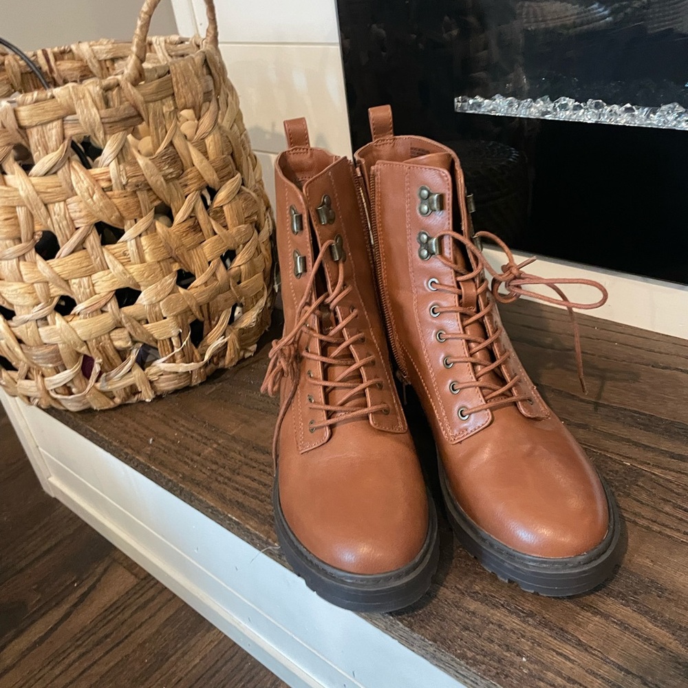 Universal Thread Combat Lace Boots - image 1